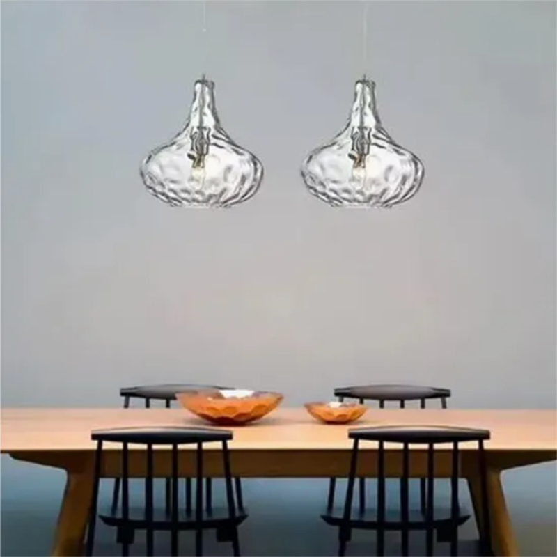 灯具10